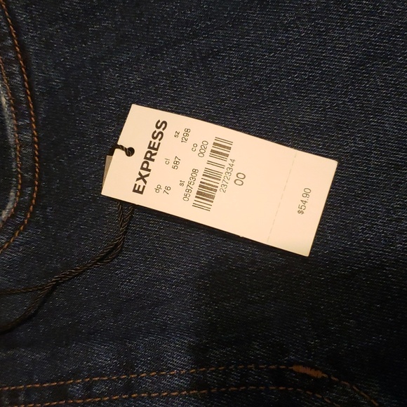 Express Shorts - Picture 6 of 10